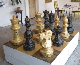 MatWay Neograttage installation skakmat chess in art